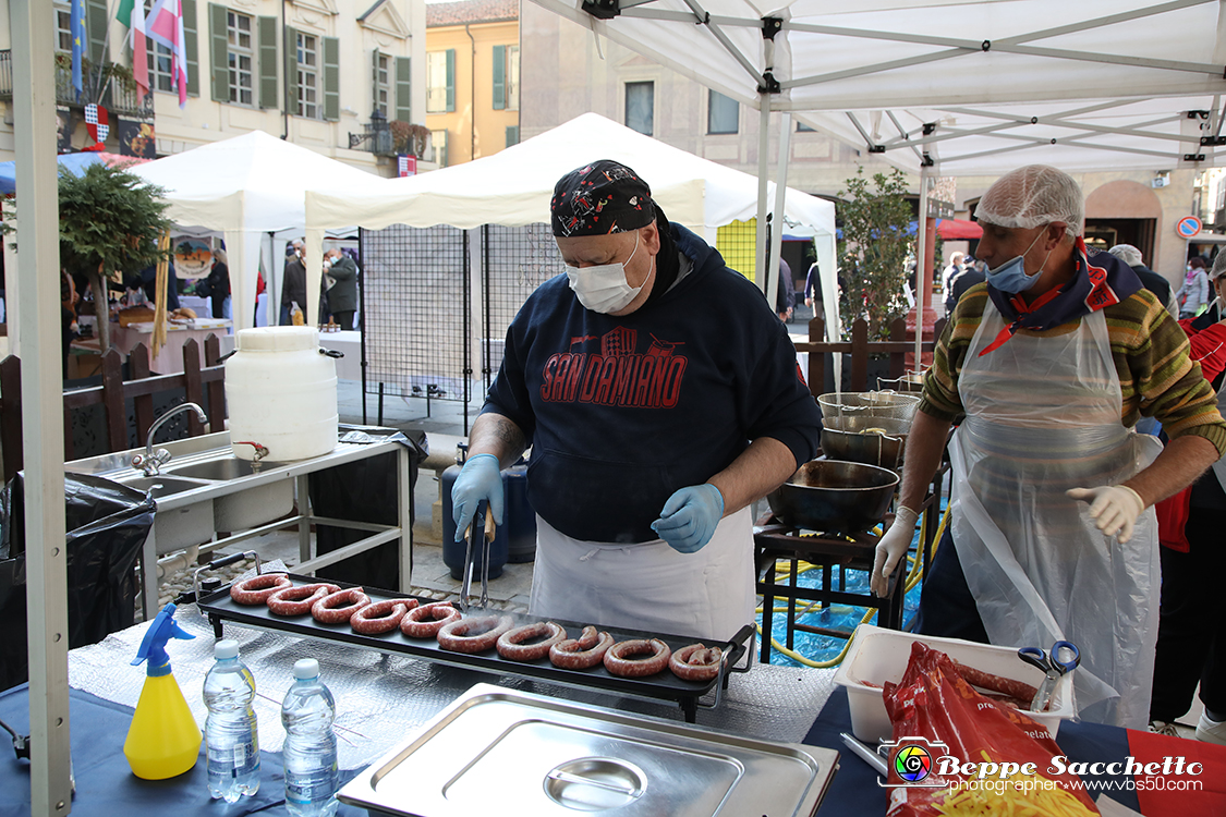 VBS_5644 - 10.ma Fiera Nazionale del Tartufo e Fiera dei Santi.jpg